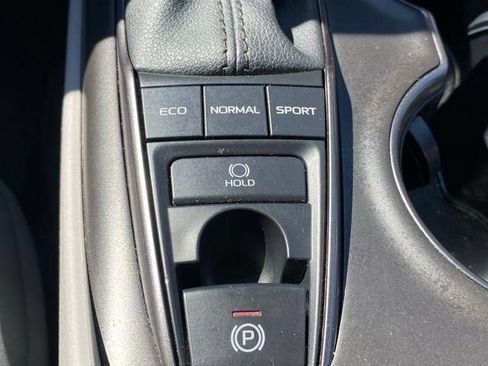 Used 2023 Toyota Camry XSE FWD image 31