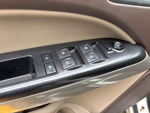 Used 2018 GMC Canyon SLT image 16