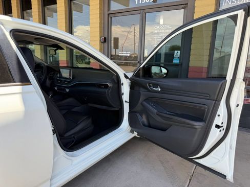 Used 2021 Nissan Altima 2.5 SR w/ SR Premium Package FWD image 22