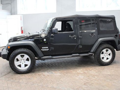 Used 2014 Jeep Wrangler Unlimited Sport w/ Quick Order Package 23S AWD/4WD image 9