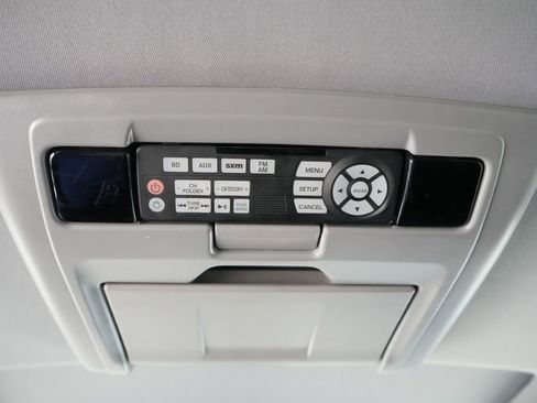 Used 2017 Honda Pilot Touring image 22