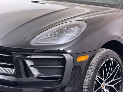 Used 2026 Porsche Macan AWD/4WD image 13
