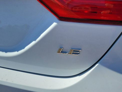 Used 2019 Toyota Camry LE w/ Convenience Package image 12