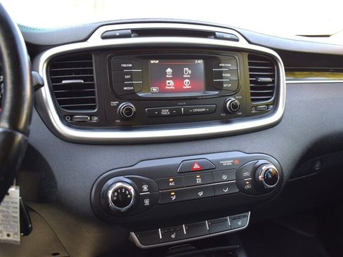 Used 2016 Kia Sorento AWD w/ LX Convenience Package image 18