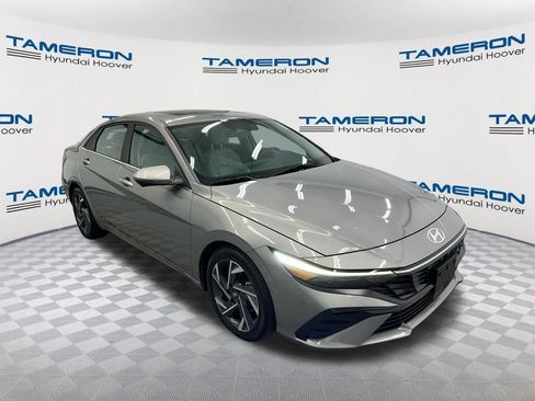 Used 2024 Hyundai Elantra Limited FWD image 7
