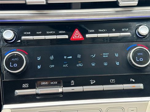 Used 2025 Hyundai Santa Fe Calligraphy image 17