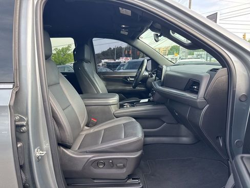 Used 2025 Chevrolet Tahoe LT AWD/4WD image 16