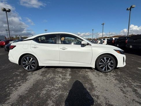New 2025 Nissan Sentra SV w/ SV Premium Package image 4