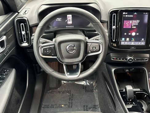 Certified 2023 Volvo XC40 Recharge Ultimate AWD/4WD image 13