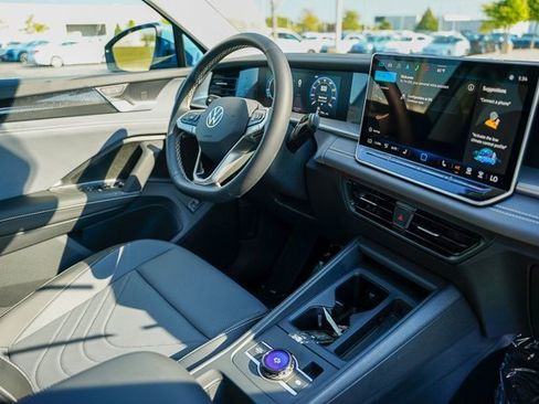 New 2025 Volkswagen Tiguan SE image 39