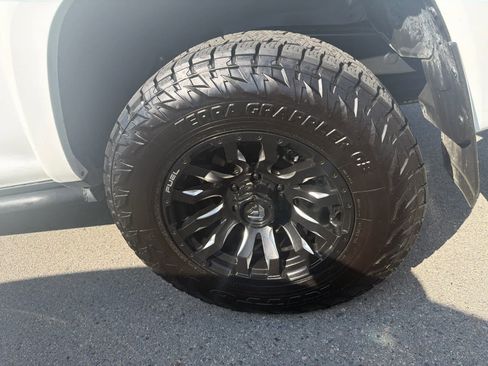 Used 2024 Toyota 4Runner SR5 Premium w/ Moonroof Package image 10