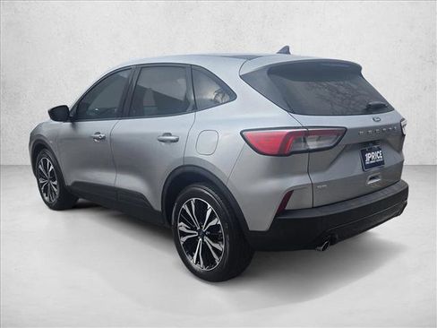 Used 2021 Ford Escape SE w/ SE Sport Appearance Package image 8