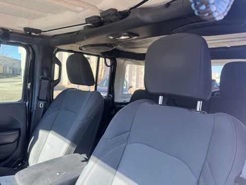 Used 2018 Jeep Wrangler Unlimited Sport S image 13