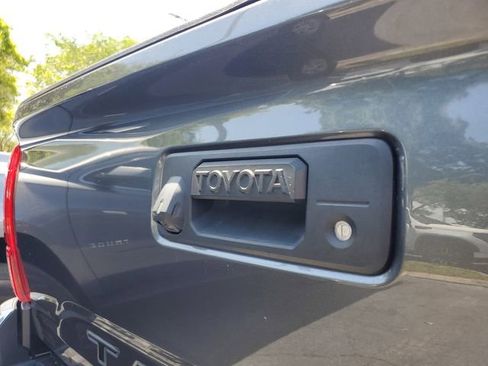 Used 2019 Toyota Tacoma TRD Off-Road AWD/4WD image 6
