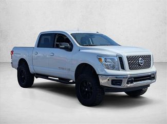 Used 2019 Nissan Titan SV w/ SV Convenience Package AWD/4WD video 3