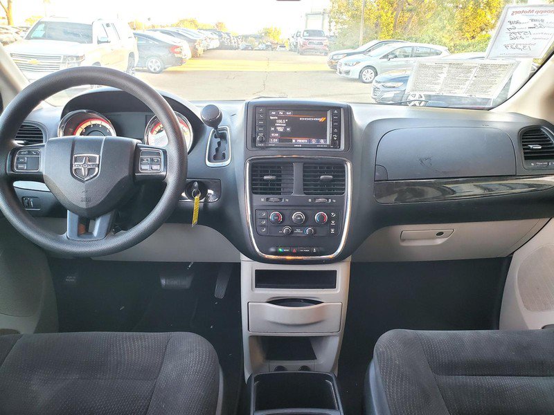 Used 2018 Dodge Grand Caravan SE w/ UConnect Hands-Free Group FWD image 8
