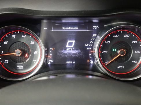 Used 2019 Dodge Charger SXT RWD image 24