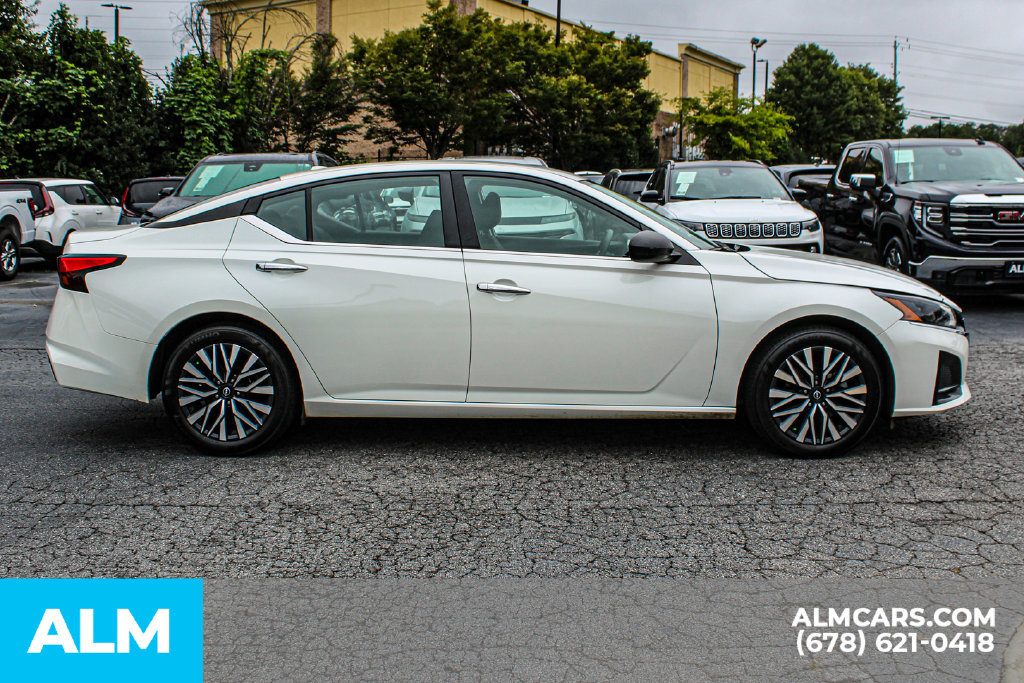 Used 2024 Nissan Altima 2.5 SV FWD image 8