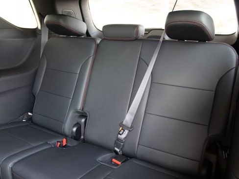 Used 2024 Chevrolet Traverse RS w/ LPO, Floor Liner Package image 32