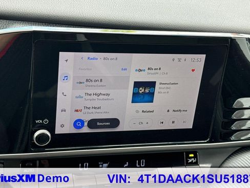 Used 2025 Toyota Camry SE image 34