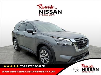 Used 2023 Nissan Pathfinder SL
