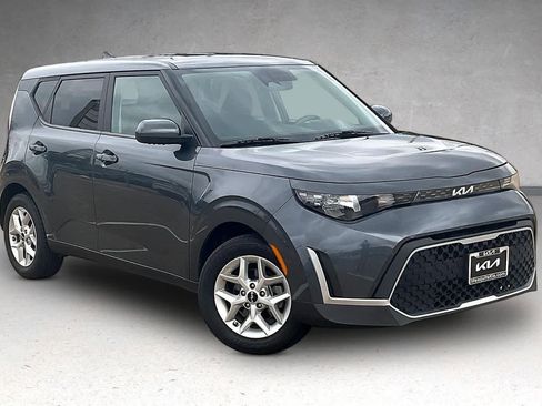 Used 2023 Kia Soul LX w/ Option Group 015 FWD image 19