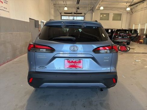 Used 2022 Toyota Corolla Cross XLE image 4