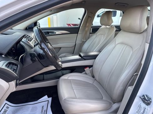 Used 2017 Lincoln MKZ Premiere image 9