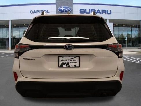 Used 2025 Subaru Forester AWD/4WD image 5
