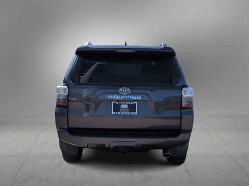Used 2017 Toyota 4Runner SR5 Premium image 7