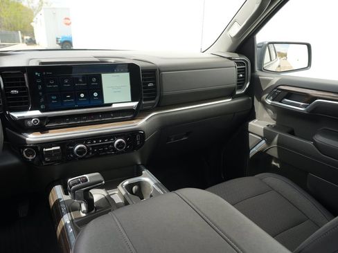 Used 2024 Chevrolet Silverado 1500 RST AWD/4WD image 21