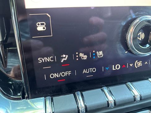 Certified 2025 GMC Yukon XL Denali Ultimate AWD/4WD image 28