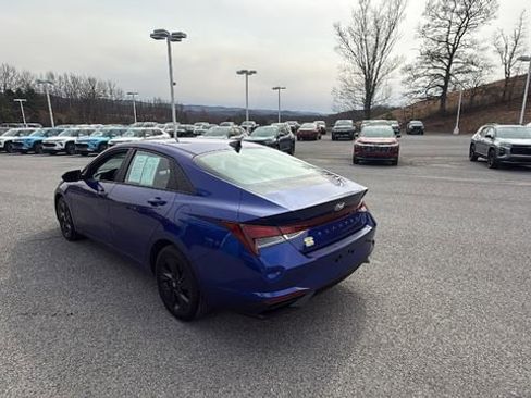 Used 2023 Hyundai Elantra SEL image 6