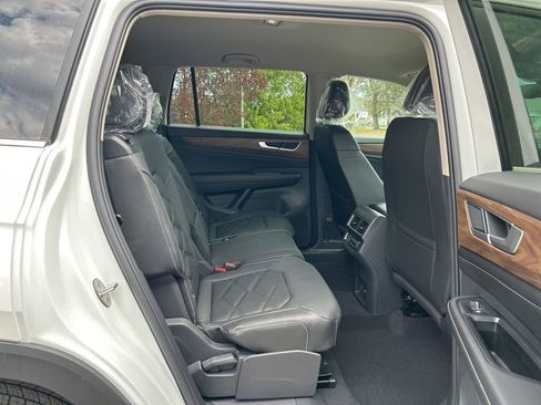 New 2026 Volkswagen Atlas SE FWD image 45