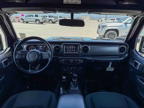 Used 2022 Jeep Wrangler Unlimited Sport AWD/4WD image 12