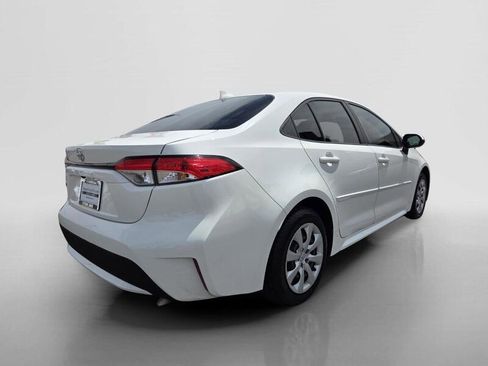 Used 2021 Toyota Corolla LE w/ Carpet Mat Package (TMS) FWD image 5