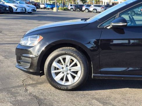 Used 2017 Volkswagen Golf S FWD image 23