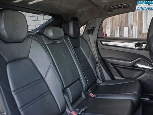Used 2020 Porsche Cayenne Turbo w/ Towing Package w/o Hitch Ball AWD/4WD image 23