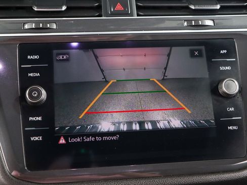 Used 2023 Volkswagen Tiguan SE FWD image 18