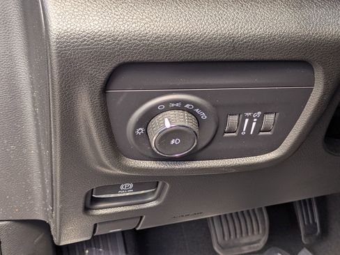 Used 2024 Jeep Grand Cherokee L Limited w/ Luxury Tech Group II AWD/4WD image 15