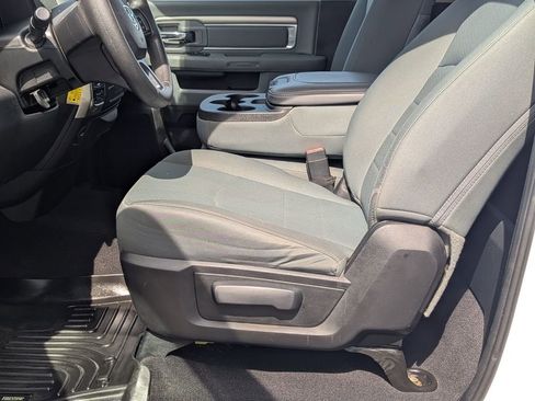 Used 2018 RAM 1500 Classic SLT AWD/4WD image 11