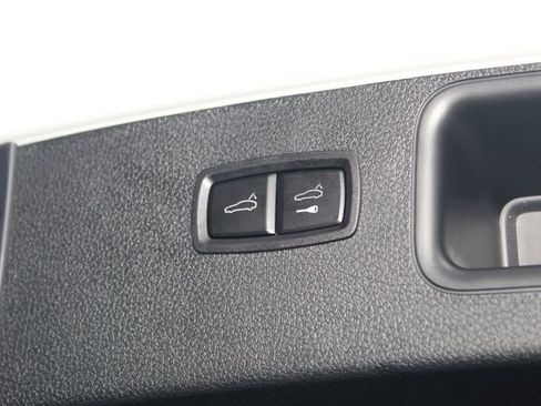 New 2026 Porsche Macan image 13