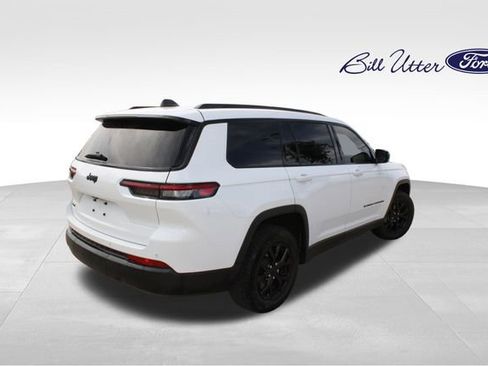 Used 2024 Jeep Grand Cherokee L Laredo AWD/4WD image 5