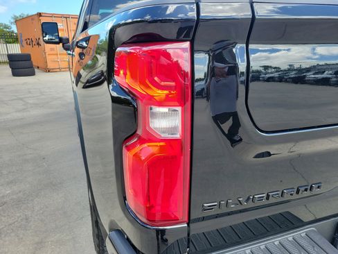 Certified 2024 Chevrolet Silverado 2500 High Country w/ High Country Premium Package AWD/4WD image 10