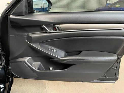 Used 2019 Honda Accord LX image 11
