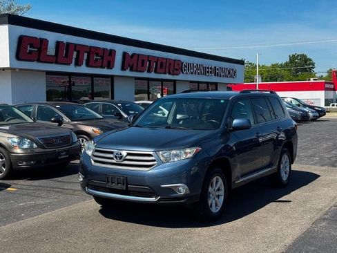 Used 2013 Toyota Highlander Plus AWD/4WD image 1