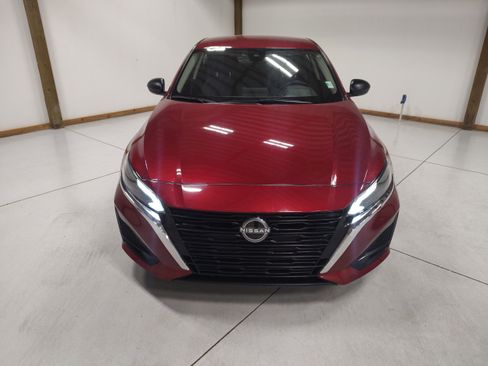 Used 2024 Nissan Altima 2.5 SV FWD image 3