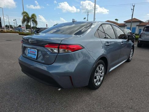 Used 2023 Toyota Corolla LE FWD image 3