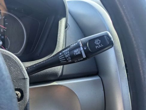 Used 2005 Mitsubishi Galant SE FWD image 25
