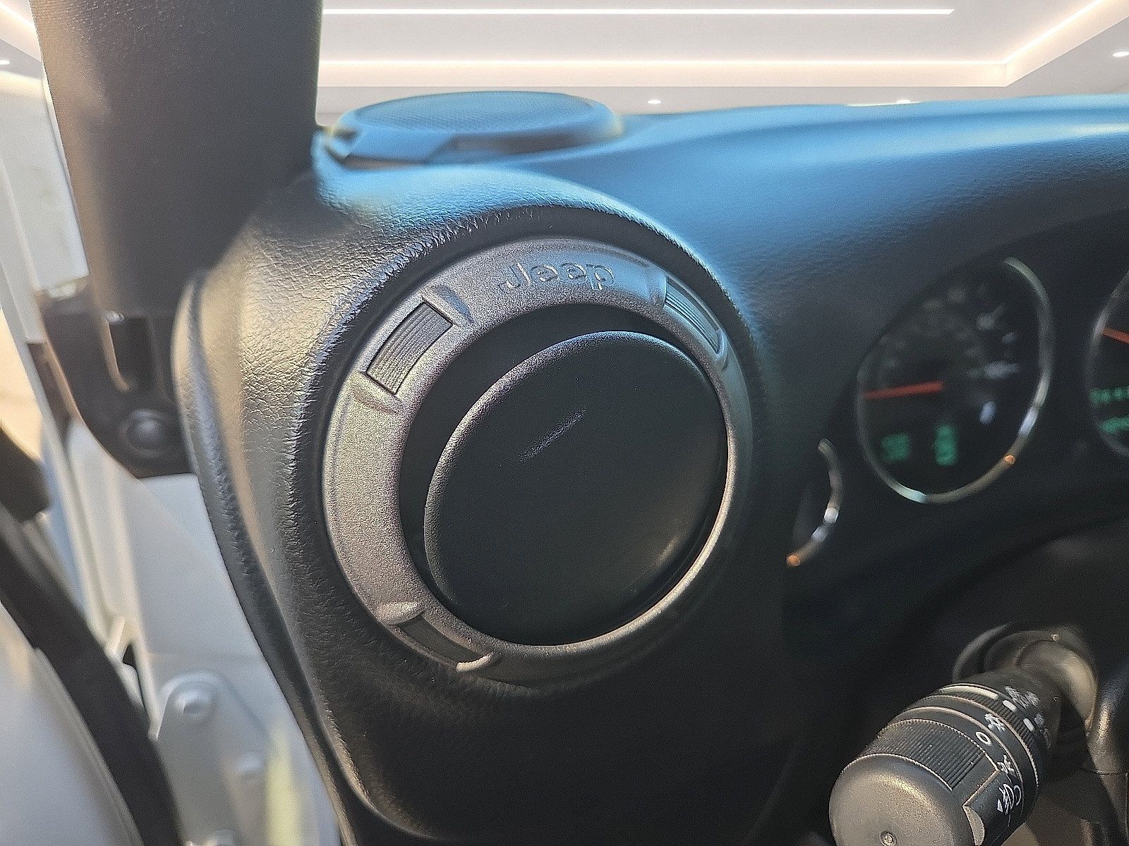 Used 2017 Jeep Wrangler Sport AWD/4WD image 11